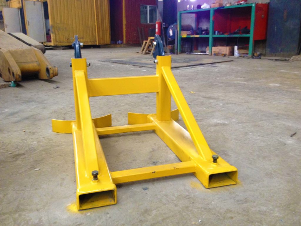 Forklift Fork Handling and Compact Attachments