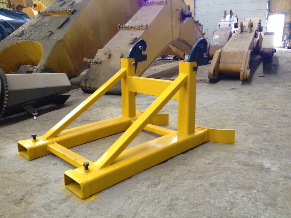 Forklift Fork Handling and Compact Attachments