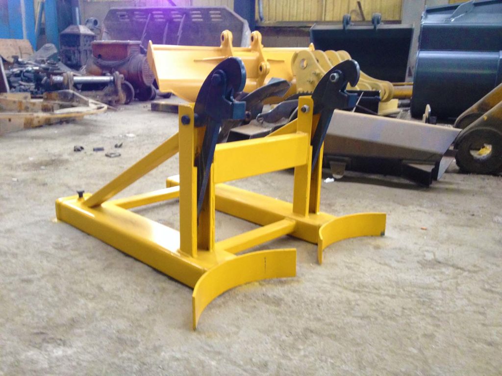 Forklift Fork Handling and Compact Attachments