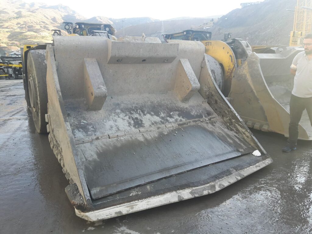push blade bucket