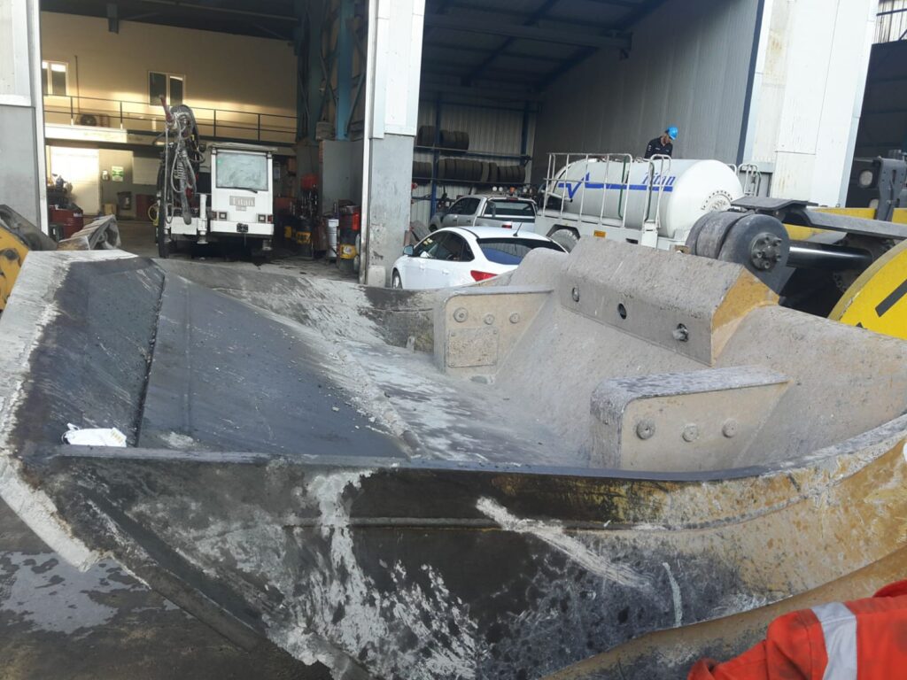 push blade bucket