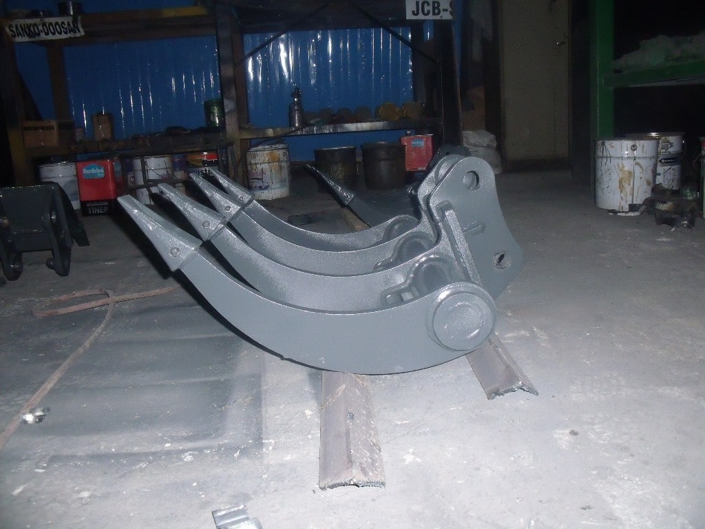 The Excavator Multi-Ripper