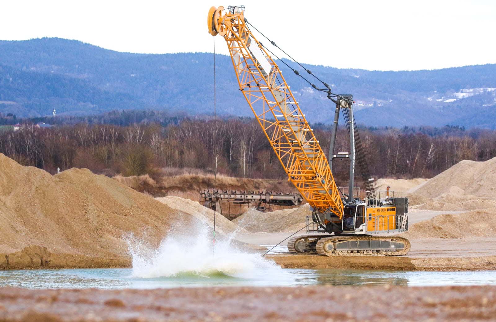 Dragline Bucket Eartmoving & Demolition Attachments