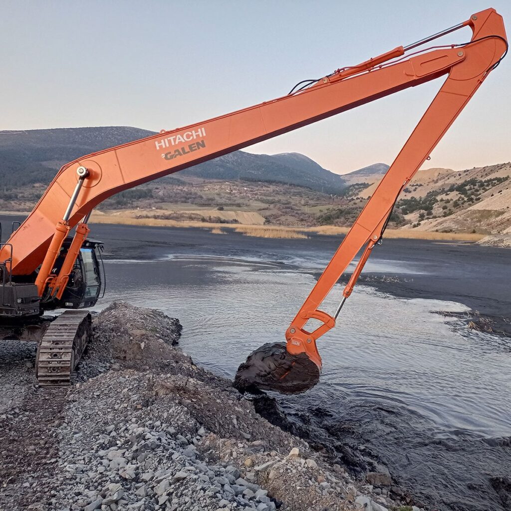 Hitachi ZX670 Long Reach Boom Arm For Excavator Canals Ponds