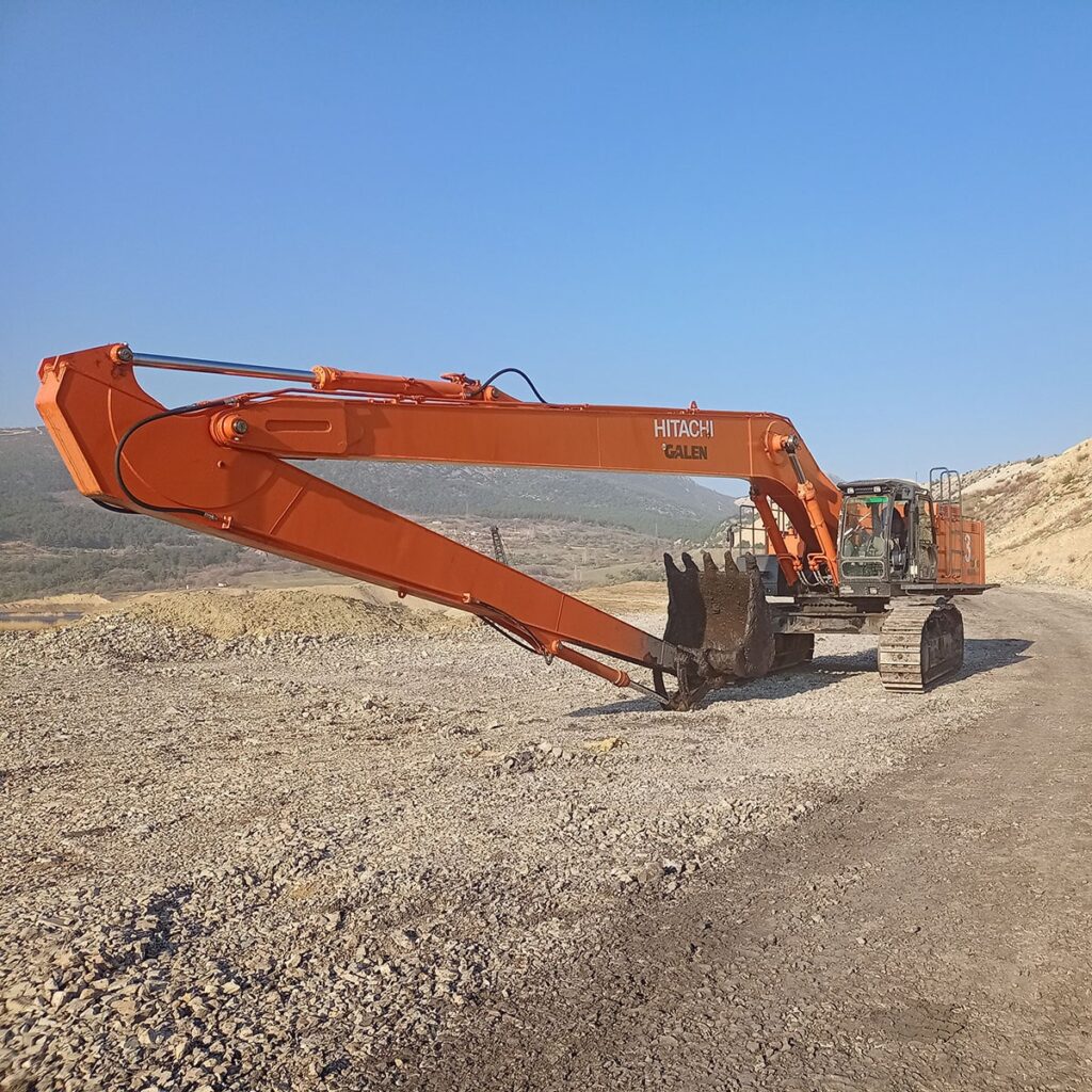 Hitachi ZX670 Long Reach Boom Arm For Excavator Canals Ponds