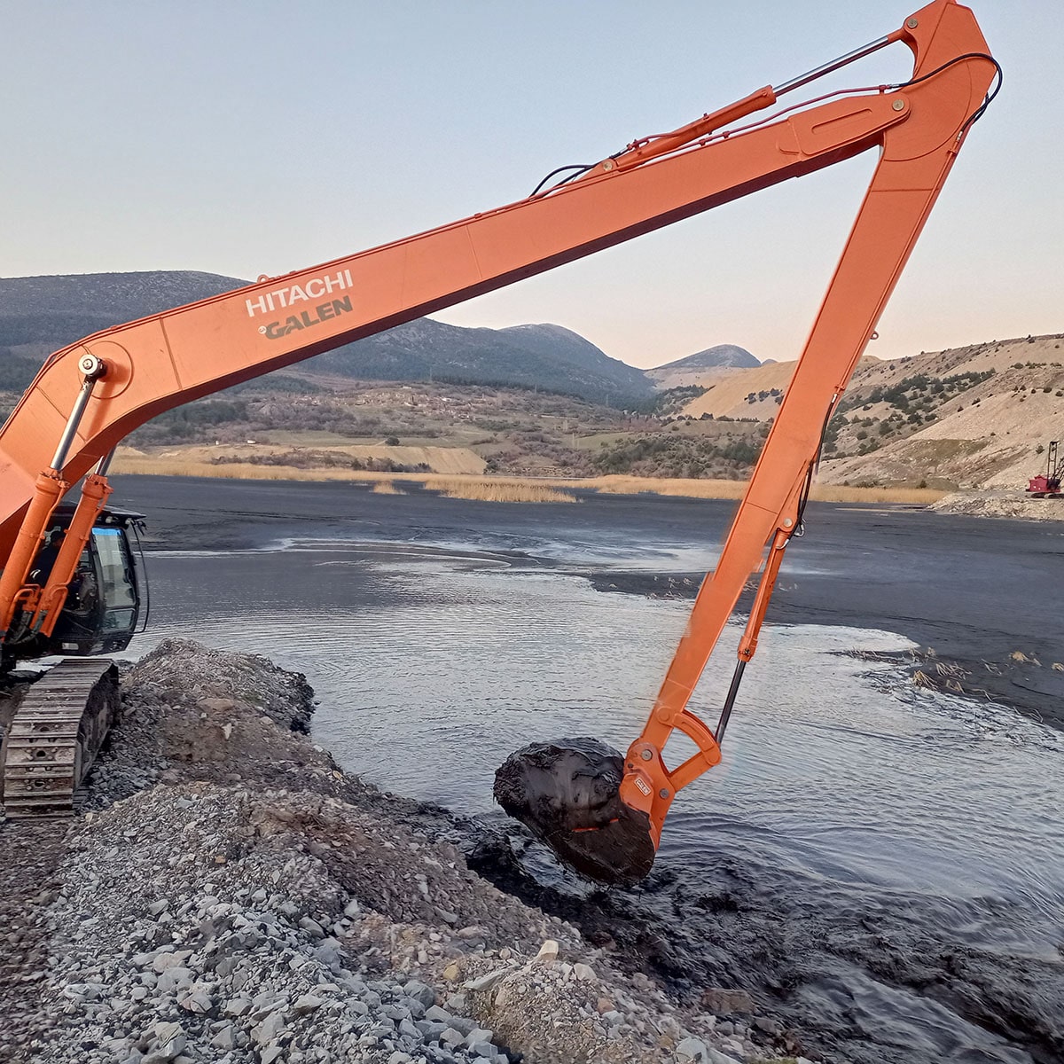 Hitachi ZX670 Long Reach Boom Arm For Excavator Canals Ponds