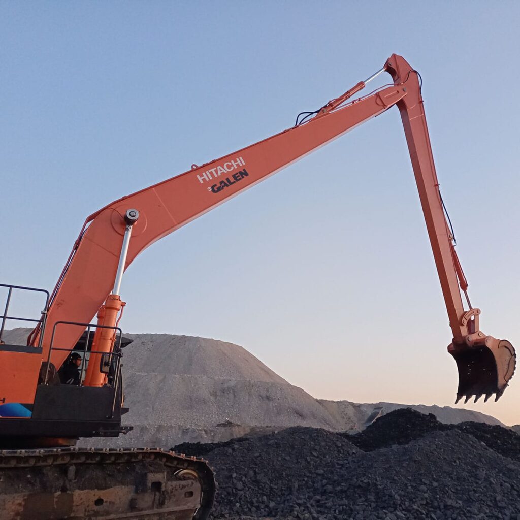 Hitachi ZX670 Long Reach Boom Arm