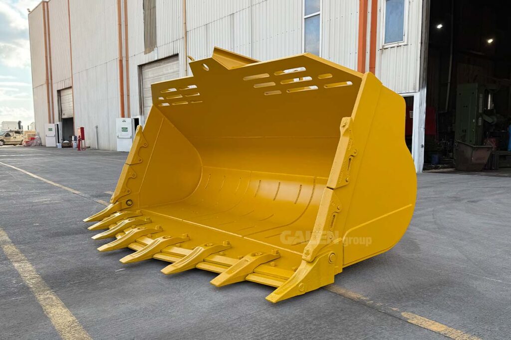 Komatsu WA475 Rock Bucket